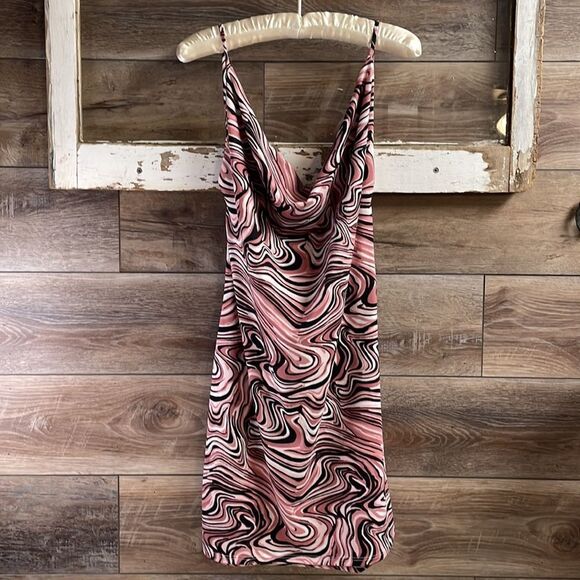 WEAREVER Womens Spaghetti Strap BodyCon Mini Dress Swirl Design Size XL - Picture 2 of 7